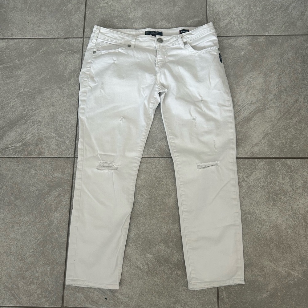 Silver Distressed Women's White Capris Size 31